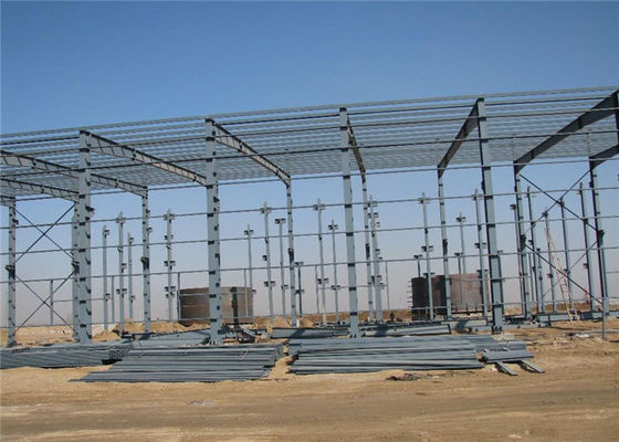 Geprefabriceerd Afrikaans lang-spanwijdte gegalvaniseerd staalstructuur de bouwpakhuis