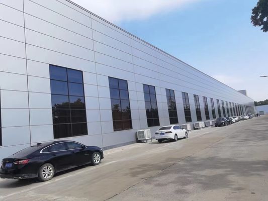 Voorgefabriceerde staalconstructies