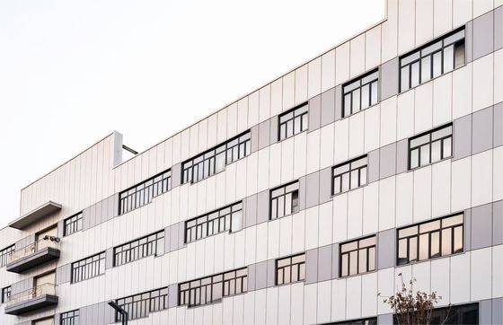 Chemische verwerkingsinstallatie Industrieel ventilatieleidingen Stalen structuur Corrosiebestendig