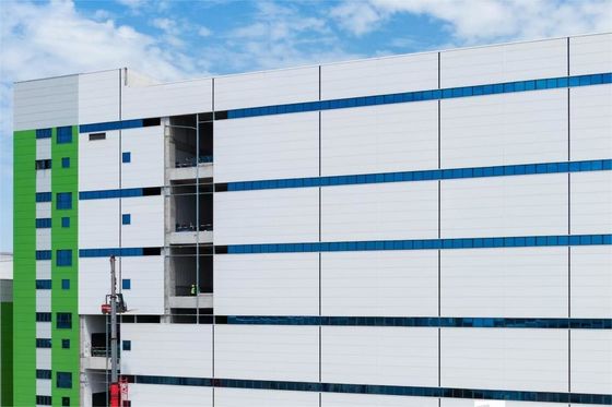 Chemische verwerkingsinstallatie Industrieel ventilatieleidingen Stalen structuur Corrosiebestendig