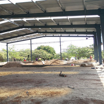 Fabriceren en leveren van op maat gemaakte portaalconstructies, staalconstructie magazijn in Benin