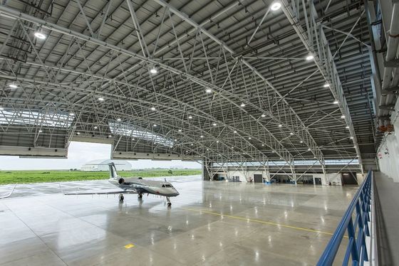 Commerciële hangar staalconstructie
